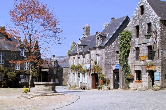 Place du centre de Locronan